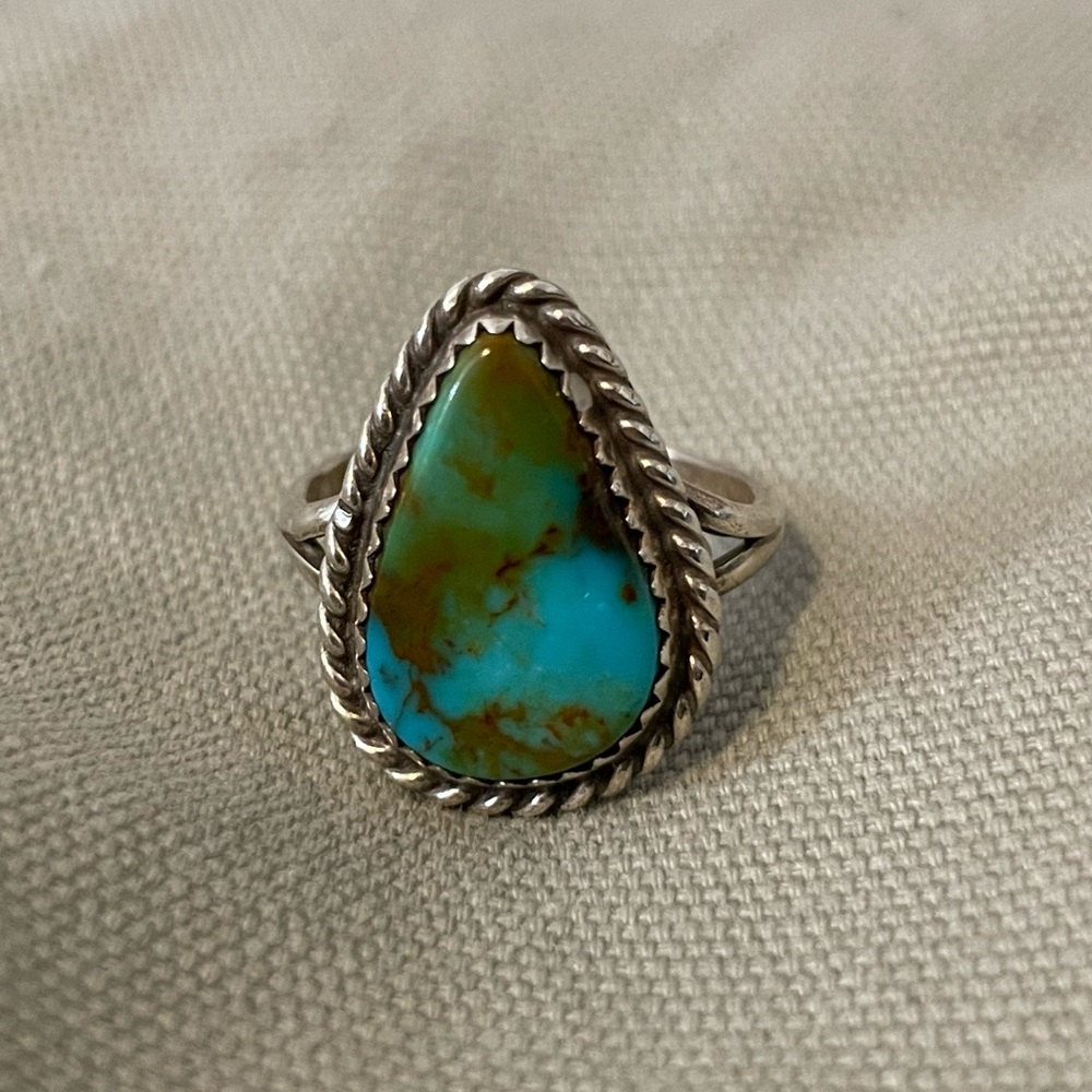 Gorgeous Turquoise sterling silver ring